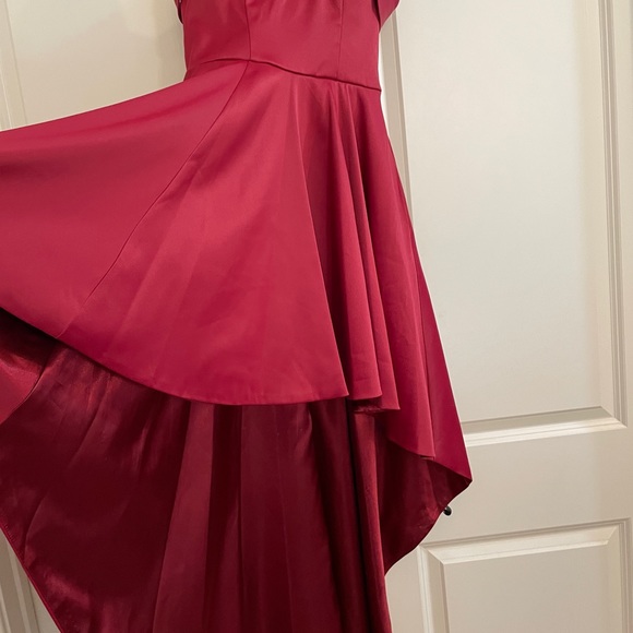 Sequin Hearts red cold shoulder high/low hem dress. - Picture 12 of 15